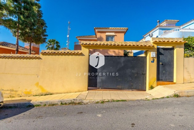 Tweedehands - Chalet -
Orihuela Costa - Las Filipinas