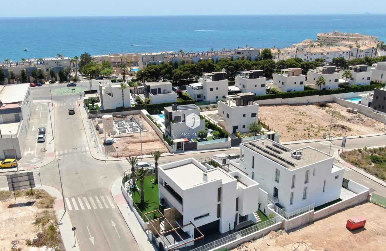 Nieuwbouw Woningen - Villa -
Orihuela Costa - Campoamor