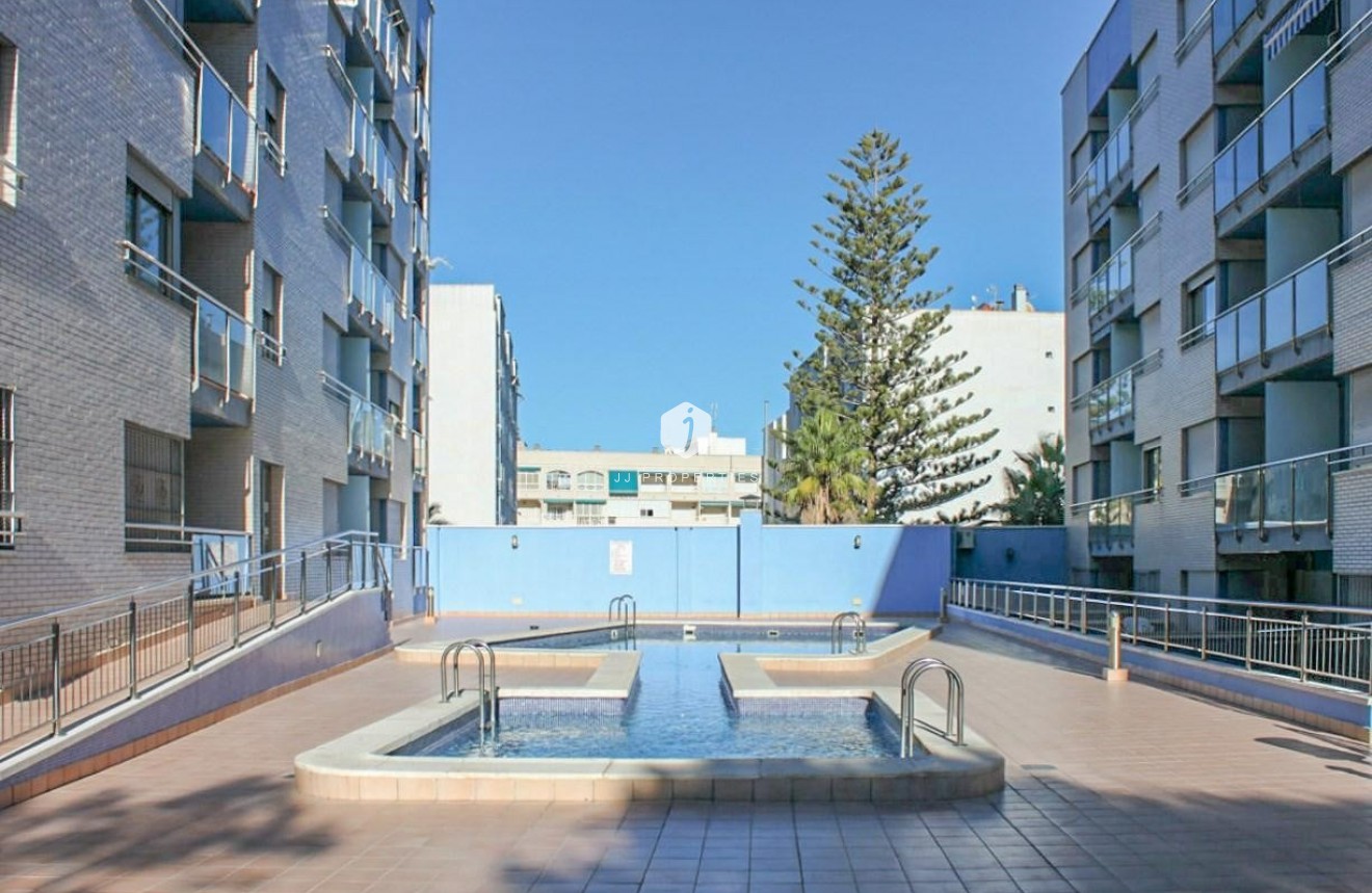 Tweedehands - Appartement / flat -
Torrevieja - Playa de los locos