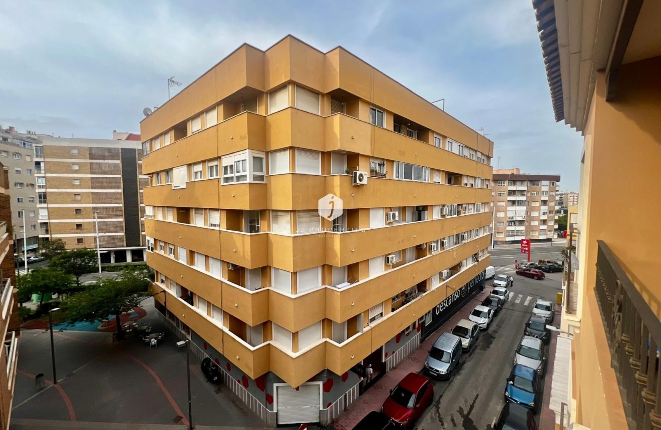 Lange Termijn Verhuur - Appartement / flat -
Torrevieja