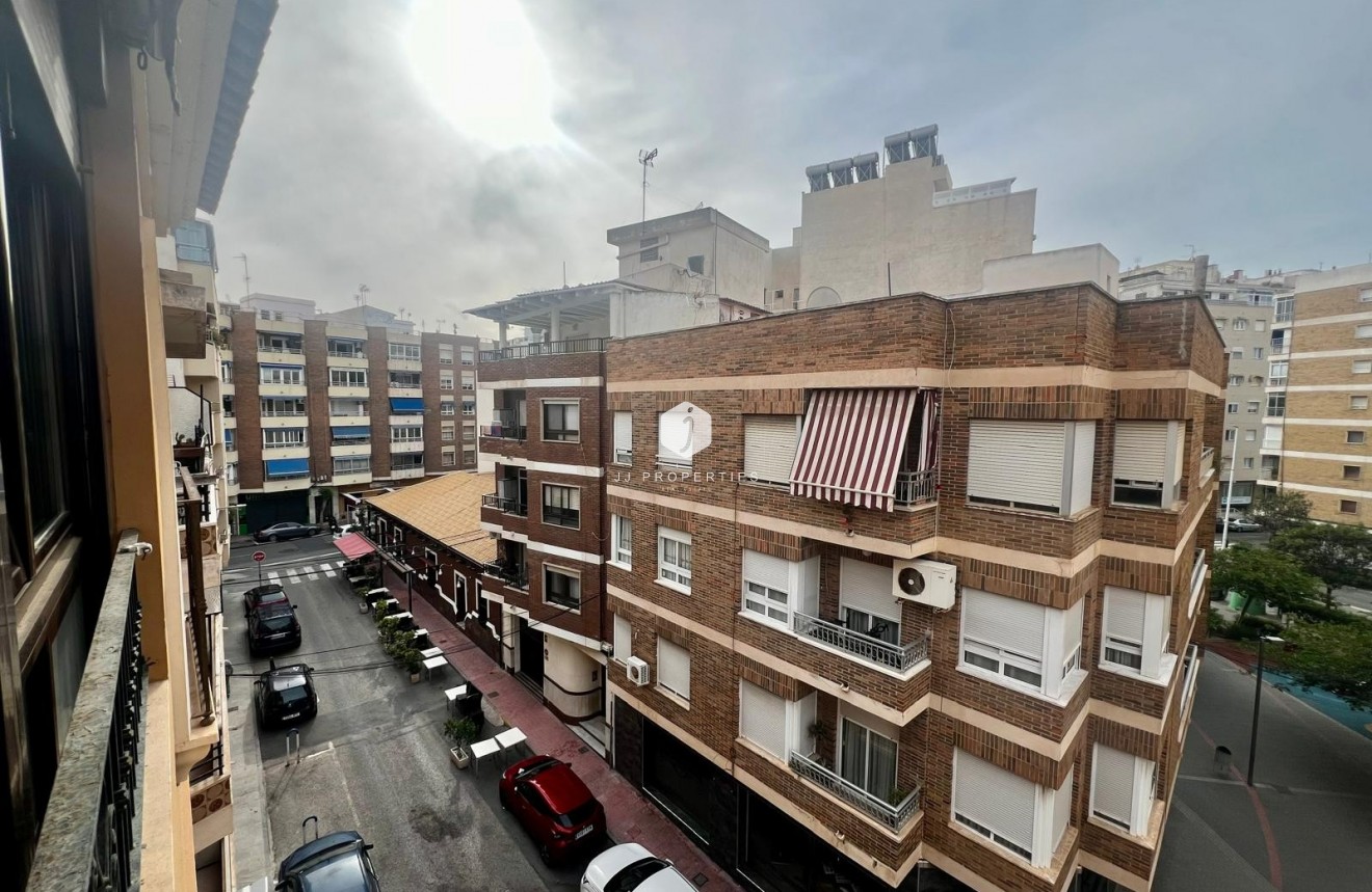 Lange Termijn Verhuur - Appartement / flat -
Torrevieja