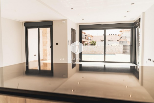 Neue Gebäude - Villa -
Orihuela Costa - Punta Prima