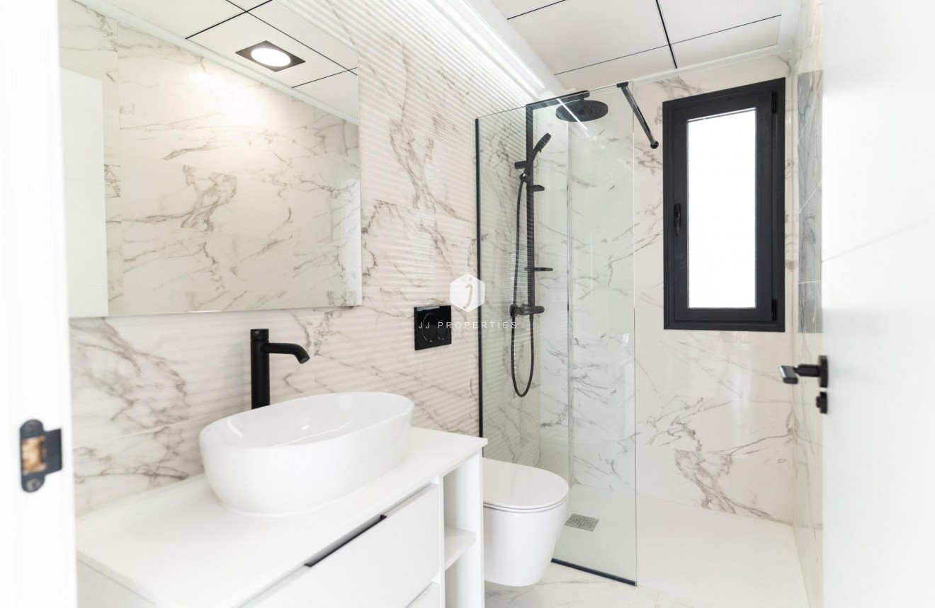 Neue Gebäude - Villa -
Orihuela Costa - Punta Prima