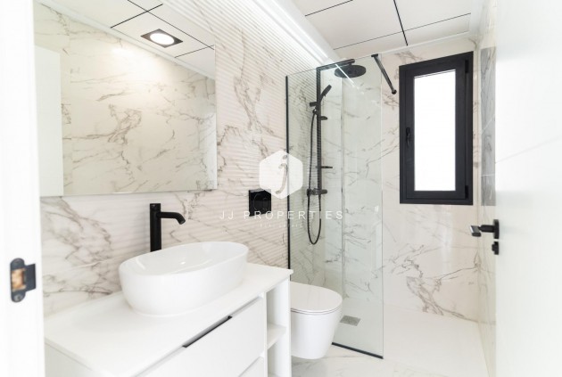 Neue Gebäude - Villa -
Orihuela Costa - Punta Prima