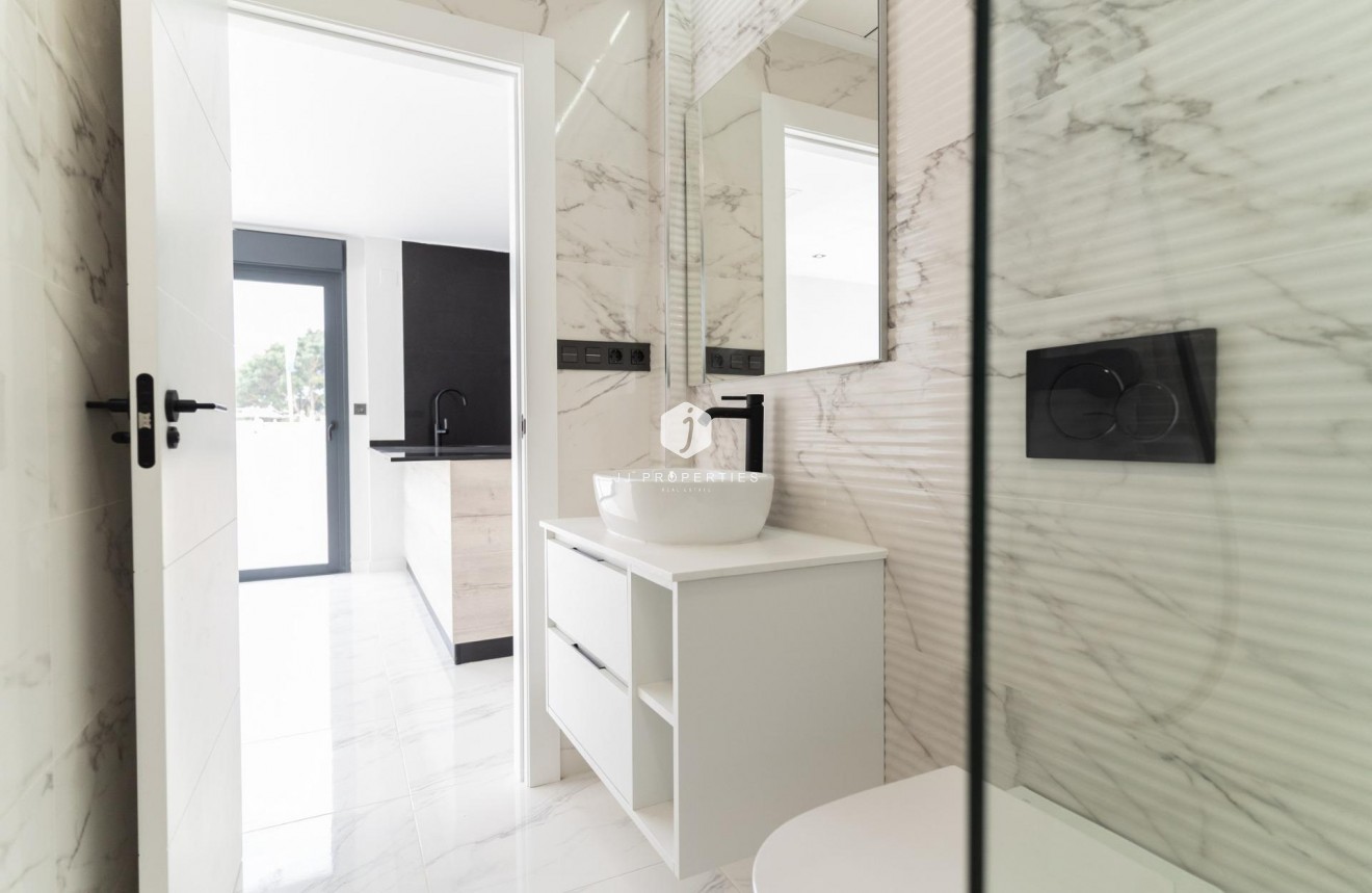 Neue Gebäude - Villa -
Orihuela Costa - Punta Prima