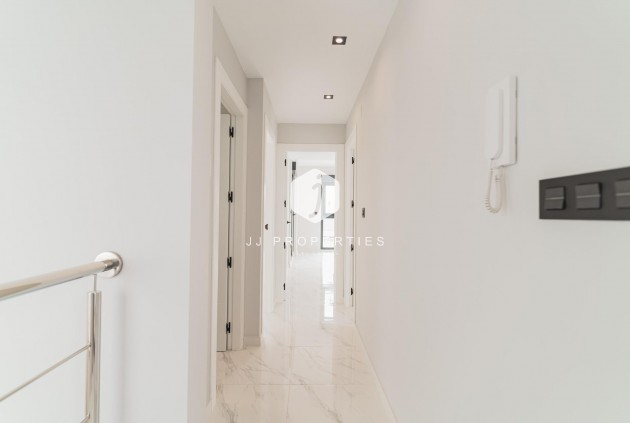 Neue Gebäude - Villa -
Orihuela Costa - Punta Prima