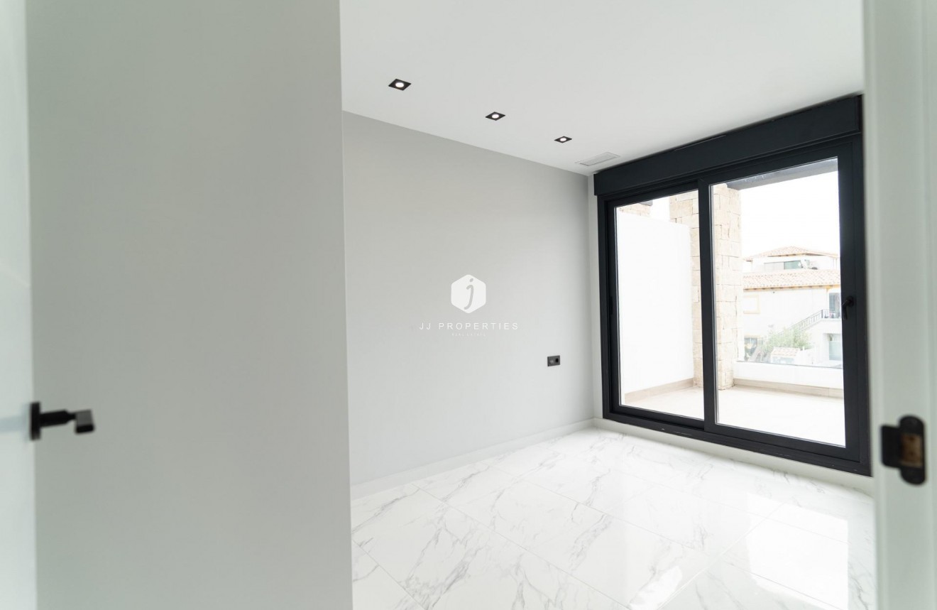 Neue Gebäude - Villa -
Orihuela Costa - Punta Prima