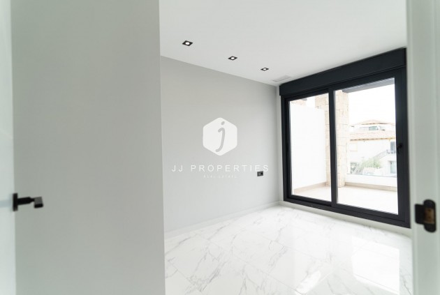 Neue Gebäude - Villa -
Orihuela Costa - Punta Prima