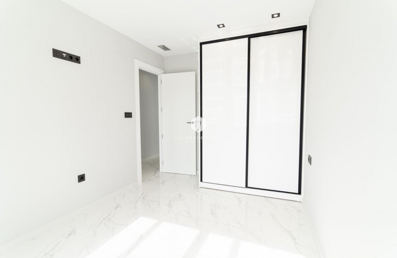 Neue Gebäude - Villa -
Orihuela Costa - Punta Prima