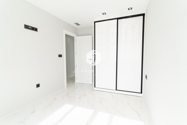 Neue Gebäude - Villa -
Orihuela Costa - Punta Prima