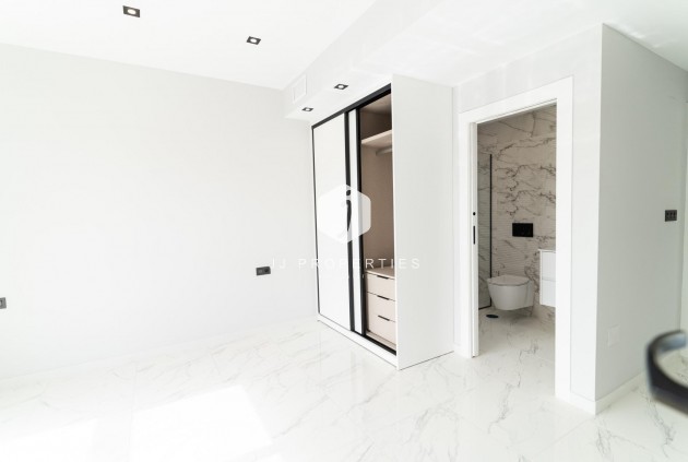 Neue Gebäude - Villa -
Orihuela Costa - Punta Prima