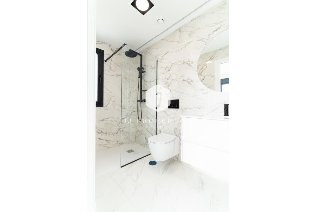 Neue Gebäude - Villa -
Orihuela Costa - Punta Prima