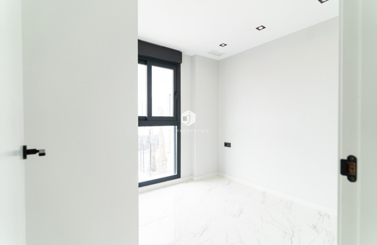 Neue Gebäude - Villa -
Orihuela Costa - Punta Prima