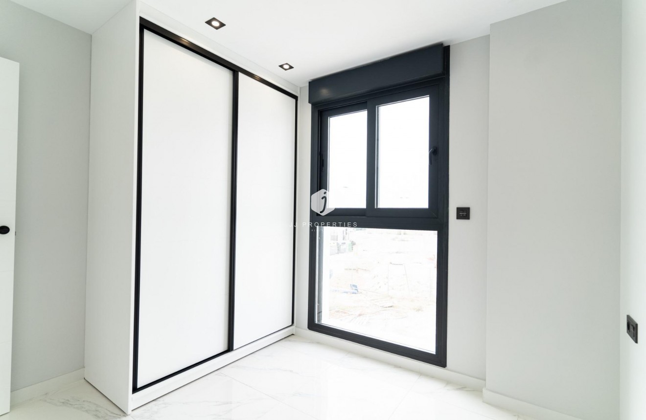 Neue Gebäude - Villa -
Orihuela Costa - Punta Prima