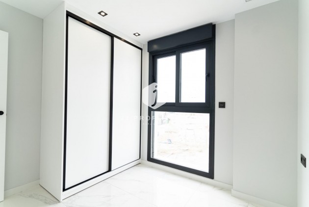 Neue Gebäude - Villa -
Orihuela Costa - Punta Prima