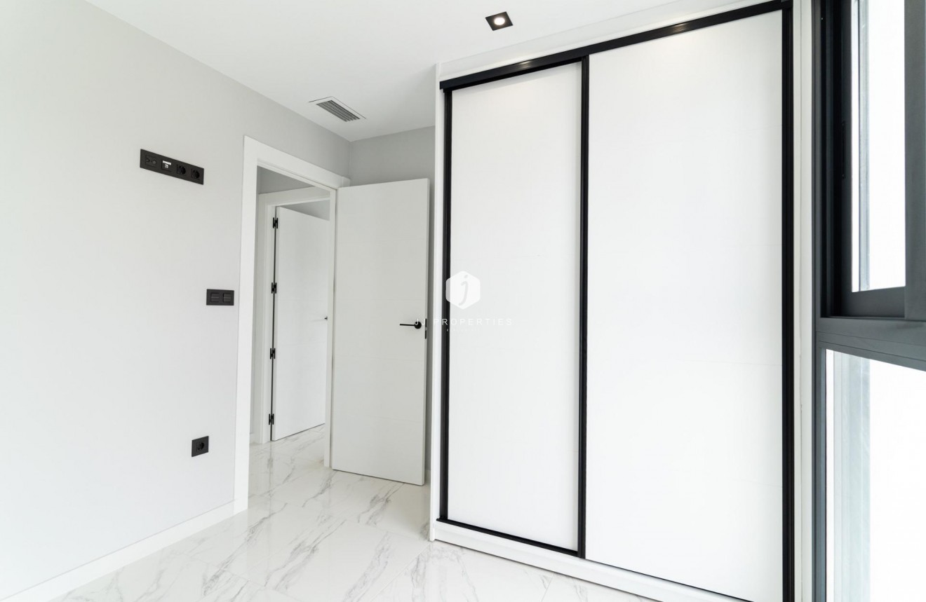 Neue Gebäude - Villa -
Orihuela Costa - Punta Prima