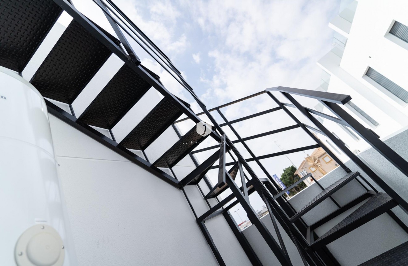 Neue Gebäude - Villa -
Orihuela Costa - Punta Prima