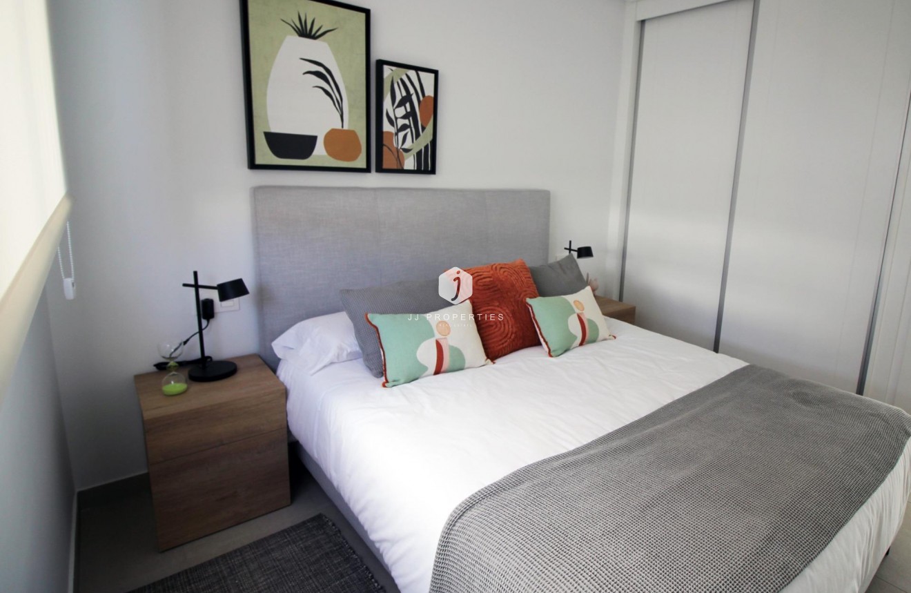 Nowy budynek - Szalet -
Pilar de la Horadada - parque Andromeda