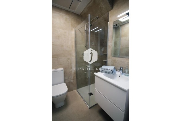 Nowy budynek - Szalet -
Pilar de la Horadada - parque Andromeda