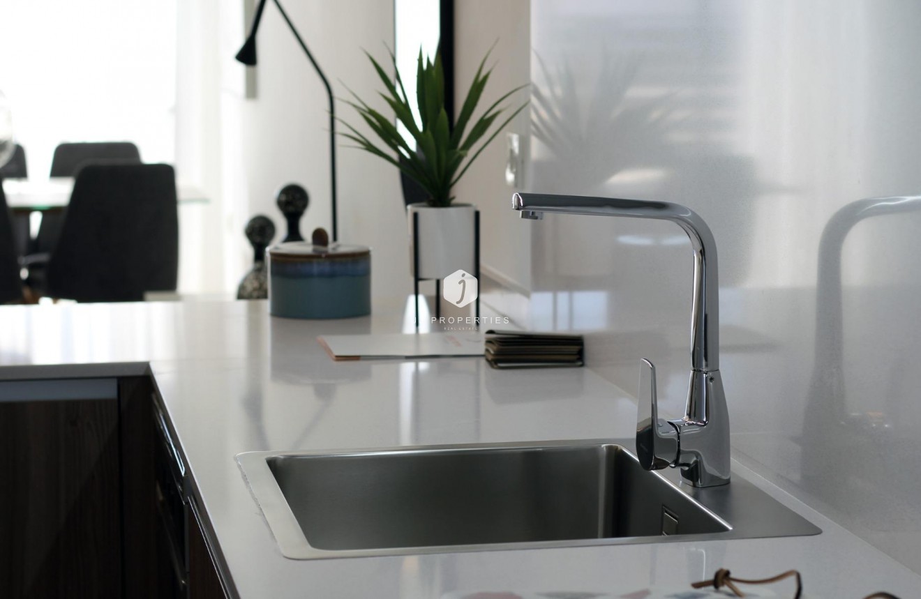 Nowy budynek - Szalet -
Pilar de la Horadada - parque Andromeda