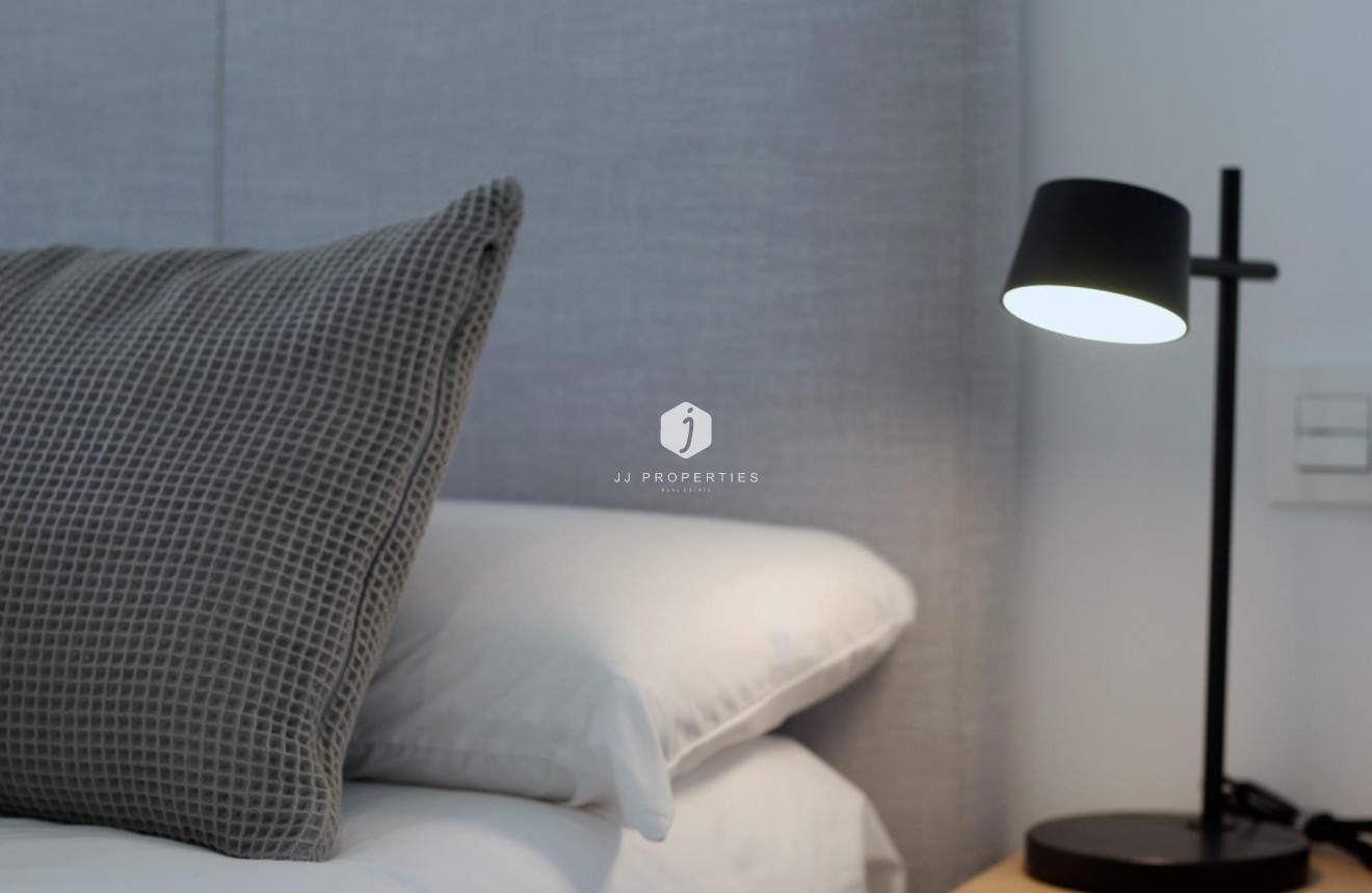 Nowy budynek - Szalet -
Pilar de la Horadada - parque Andromeda