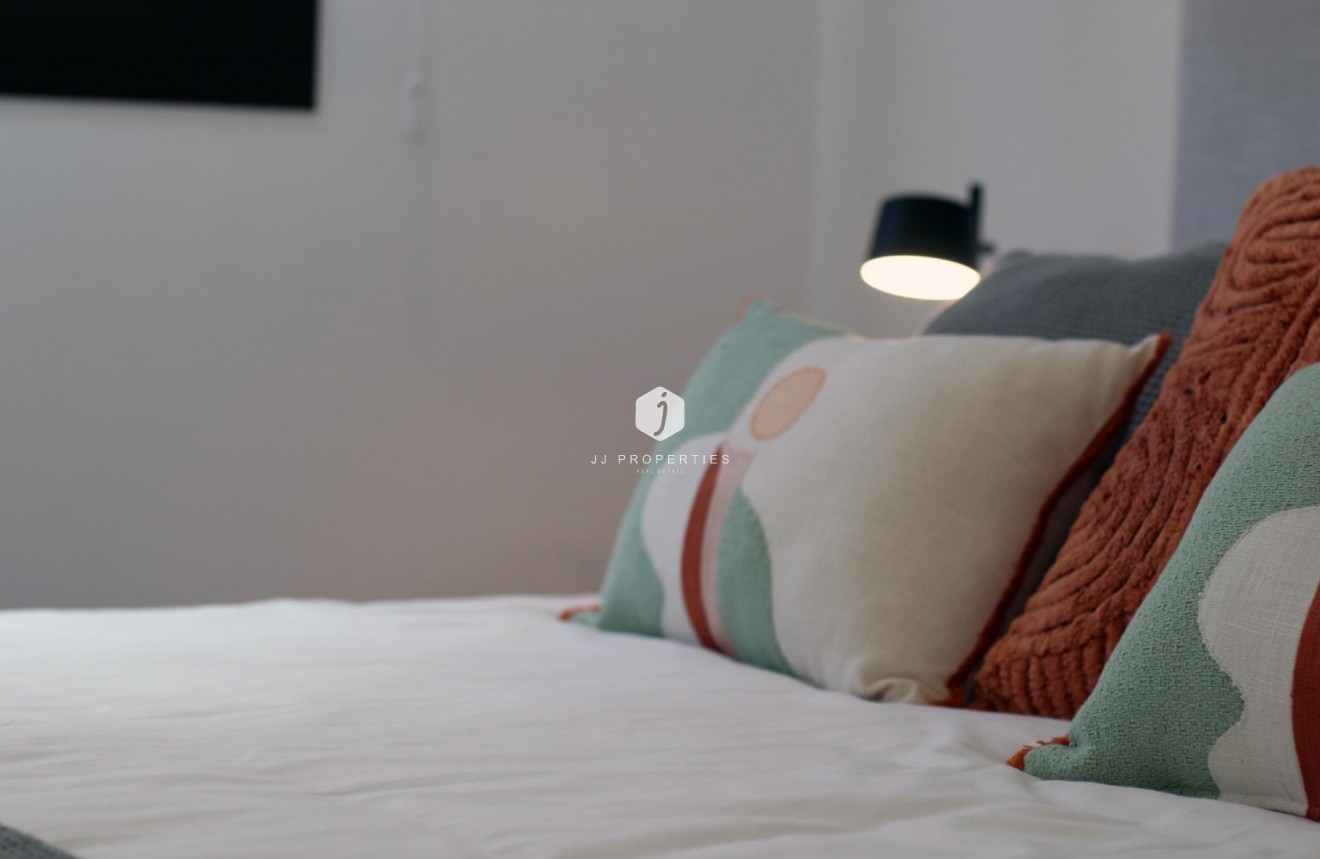 Nowy budynek - Szalet -
Pilar de la Horadada - parque Andromeda