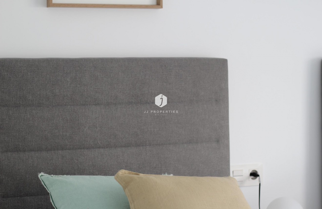 Nowy budynek - Szalet -
Pilar de la Horadada - parque Andromeda