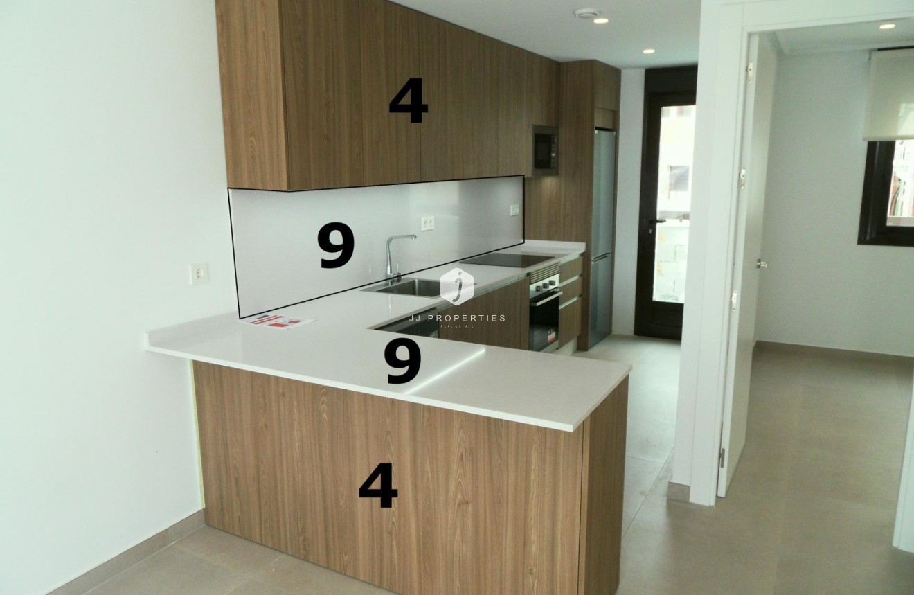 Nowy budynek - Szalet -
Pilar de la Horadada - parque Andromeda