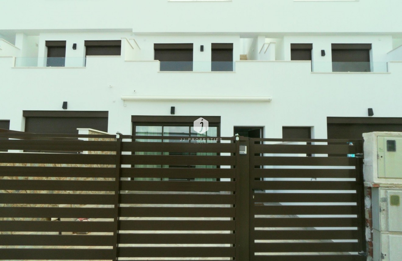 Nowy budynek - Szalet -
Pilar de la Horadada - parque Andromeda