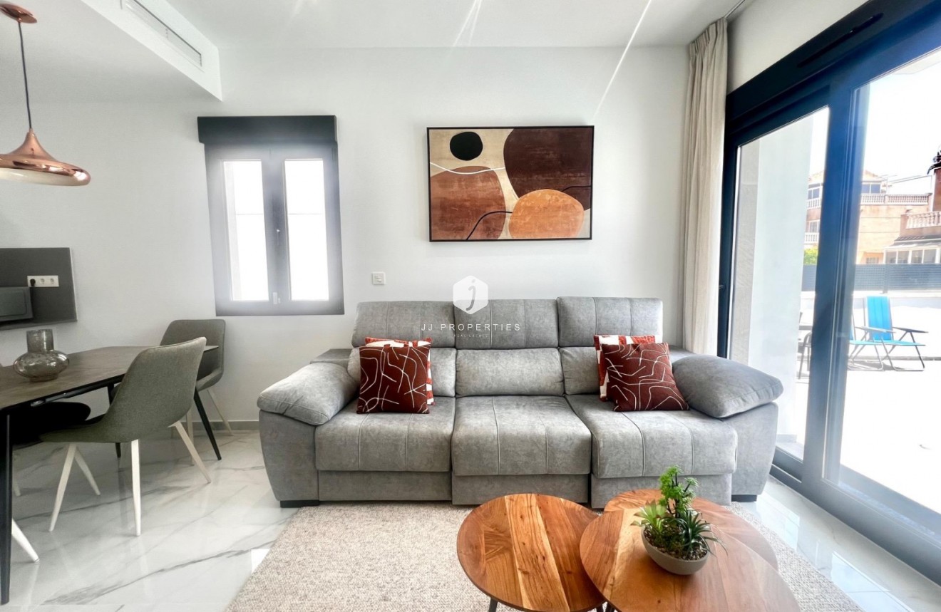 Tweedehands - Villa -
Torrevieja - Torretas