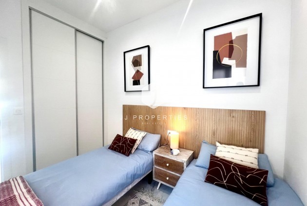 Tweedehands - Villa -
Torrevieja - Torretas