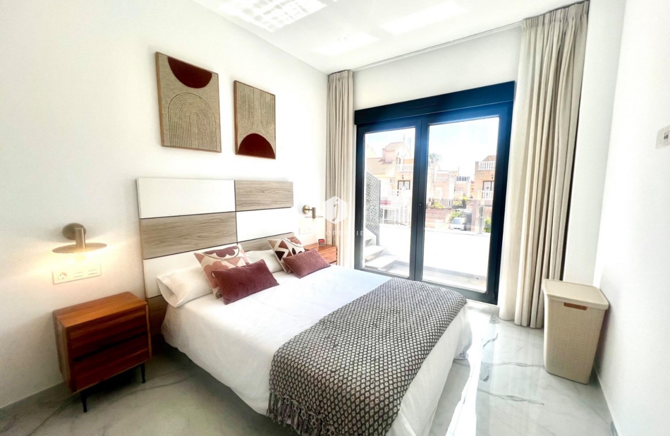 Tweedehands - Villa -
Torrevieja - Torretas