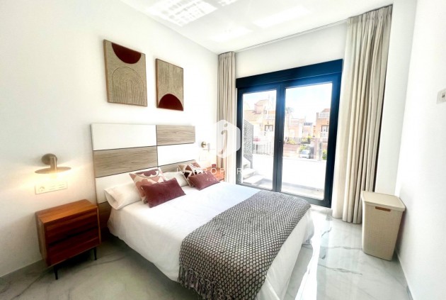 Tweedehands - Villa -
Torrevieja - Torretas