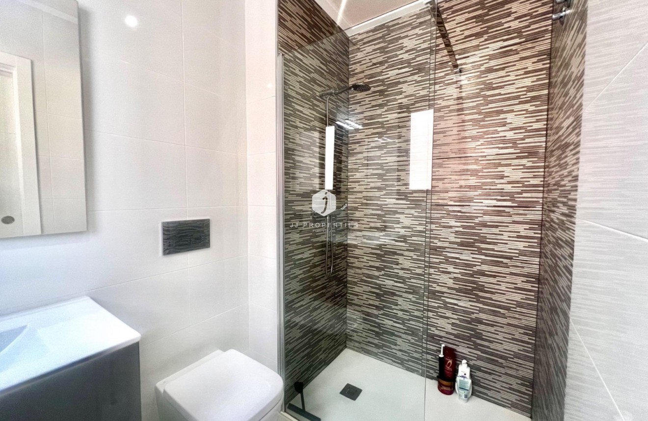 Tweedehands - Villa -
Torrevieja - Torretas