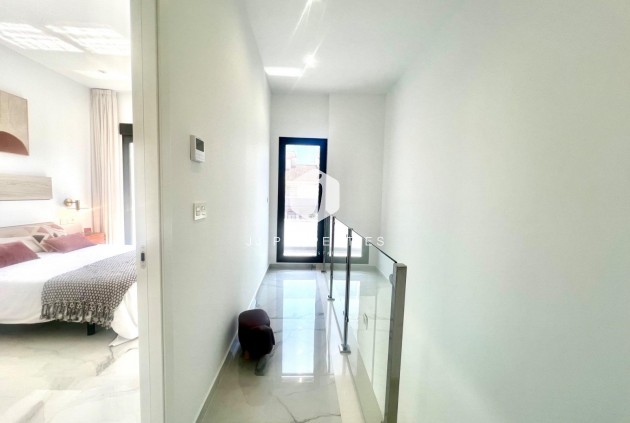 Tweedehands - Villa -
Torrevieja - Torretas