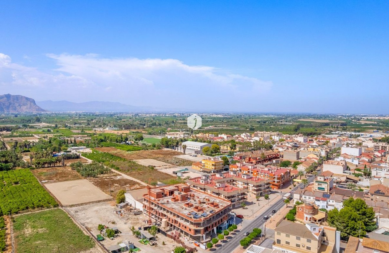Nowy budynek - Daszek -
Jacarilla - pueblo