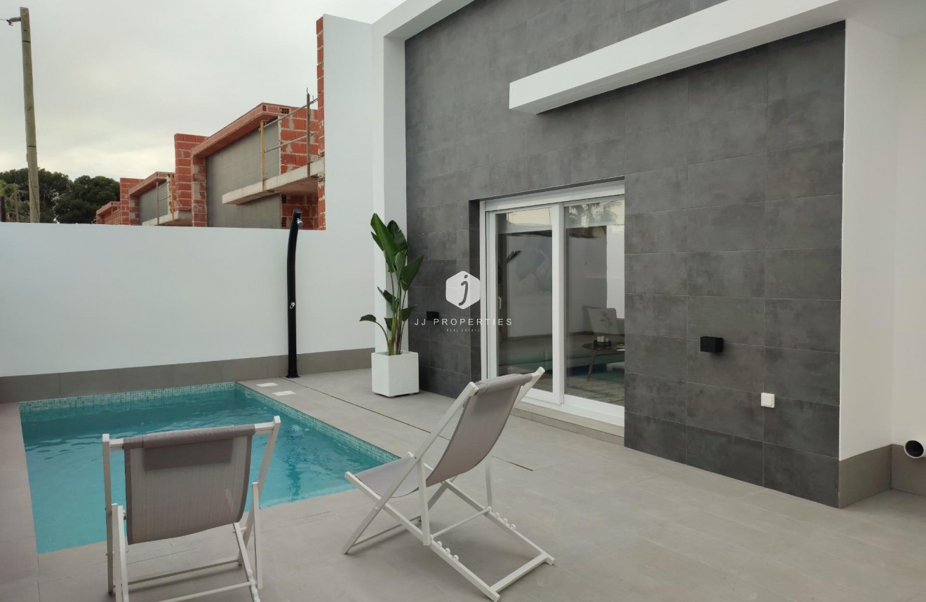 Nowy budynek - Szalet -
Torre Pacheco - Balsicas