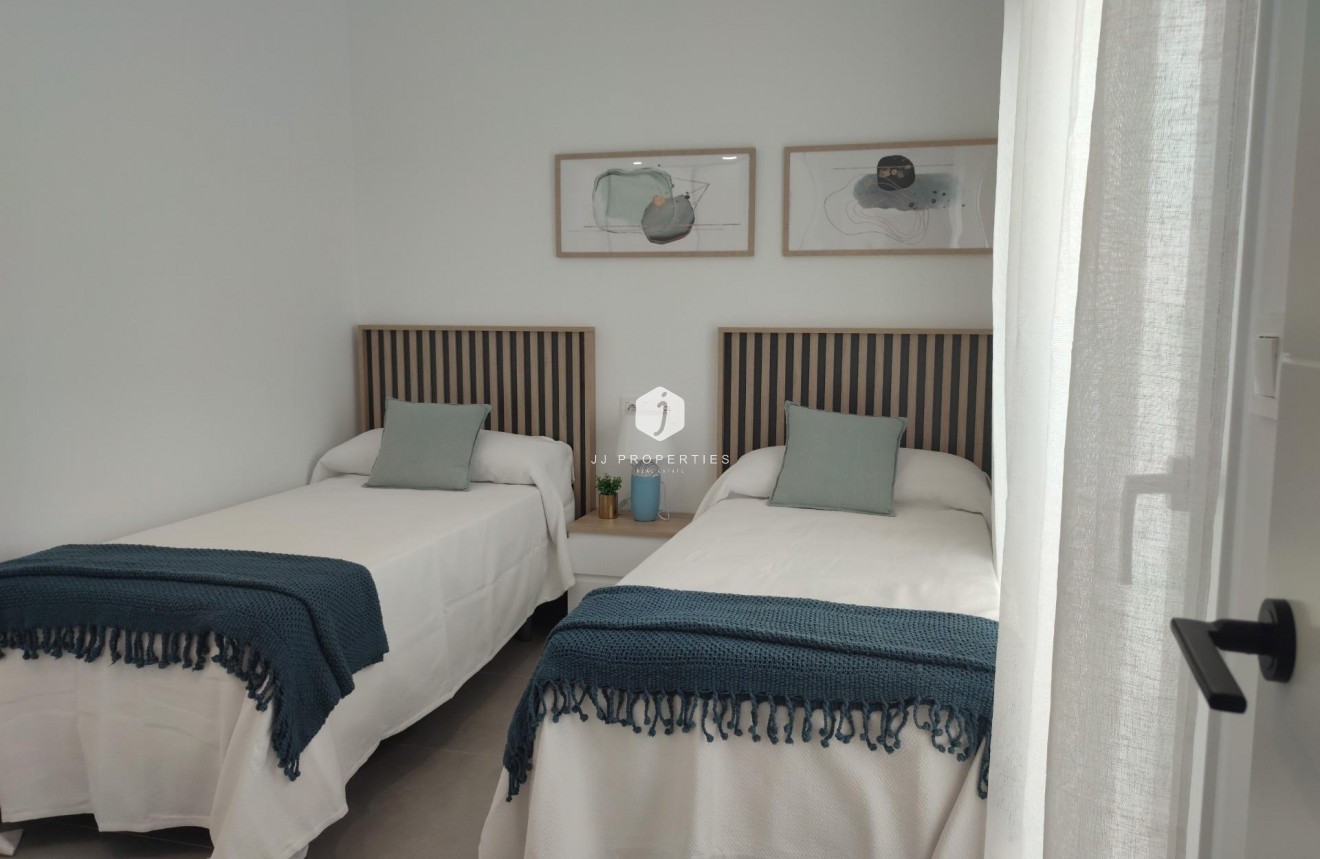 Nowy budynek - Szalet -
Torre Pacheco - Balsicas