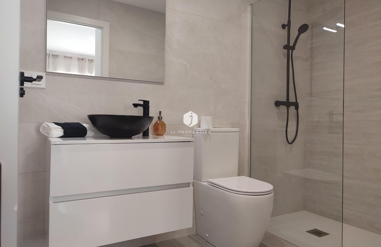 Nowy budynek - Szalet -
Torre Pacheco - Balsicas