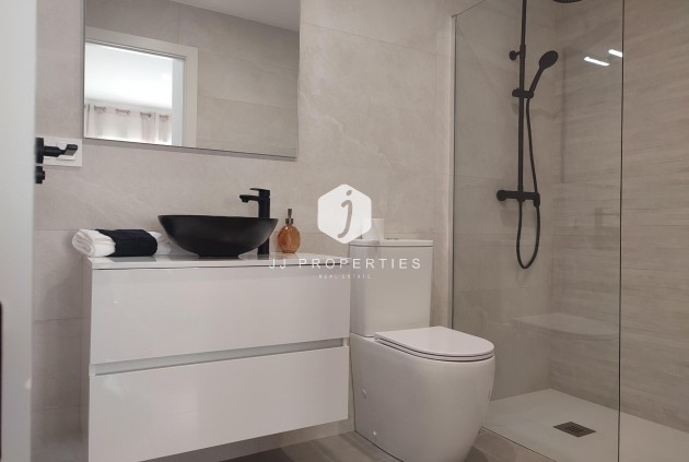 Nowy budynek - Szalet -
Torre Pacheco - Balsicas