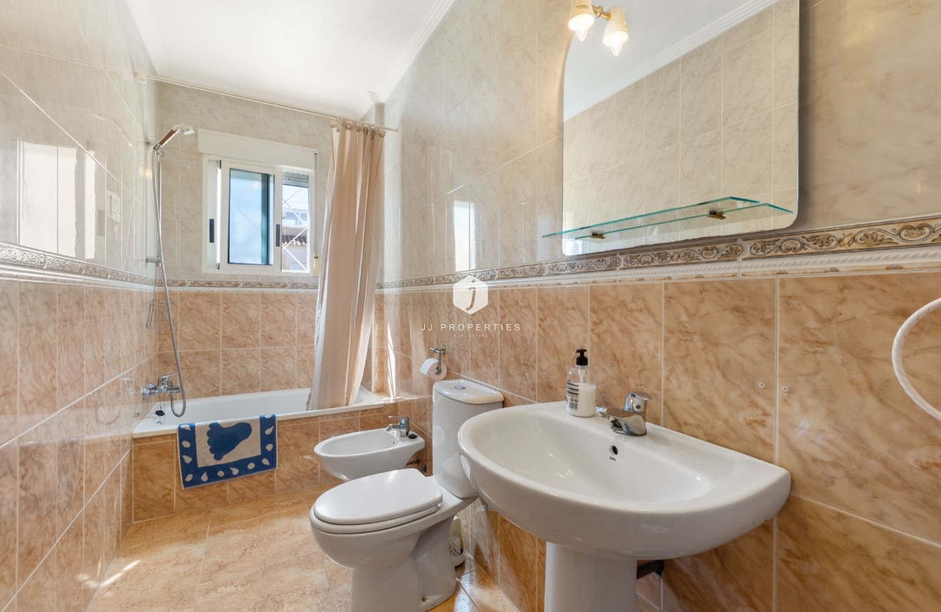 Tweedehands - duplex -
Torrevieja - Nueva Torrevieja