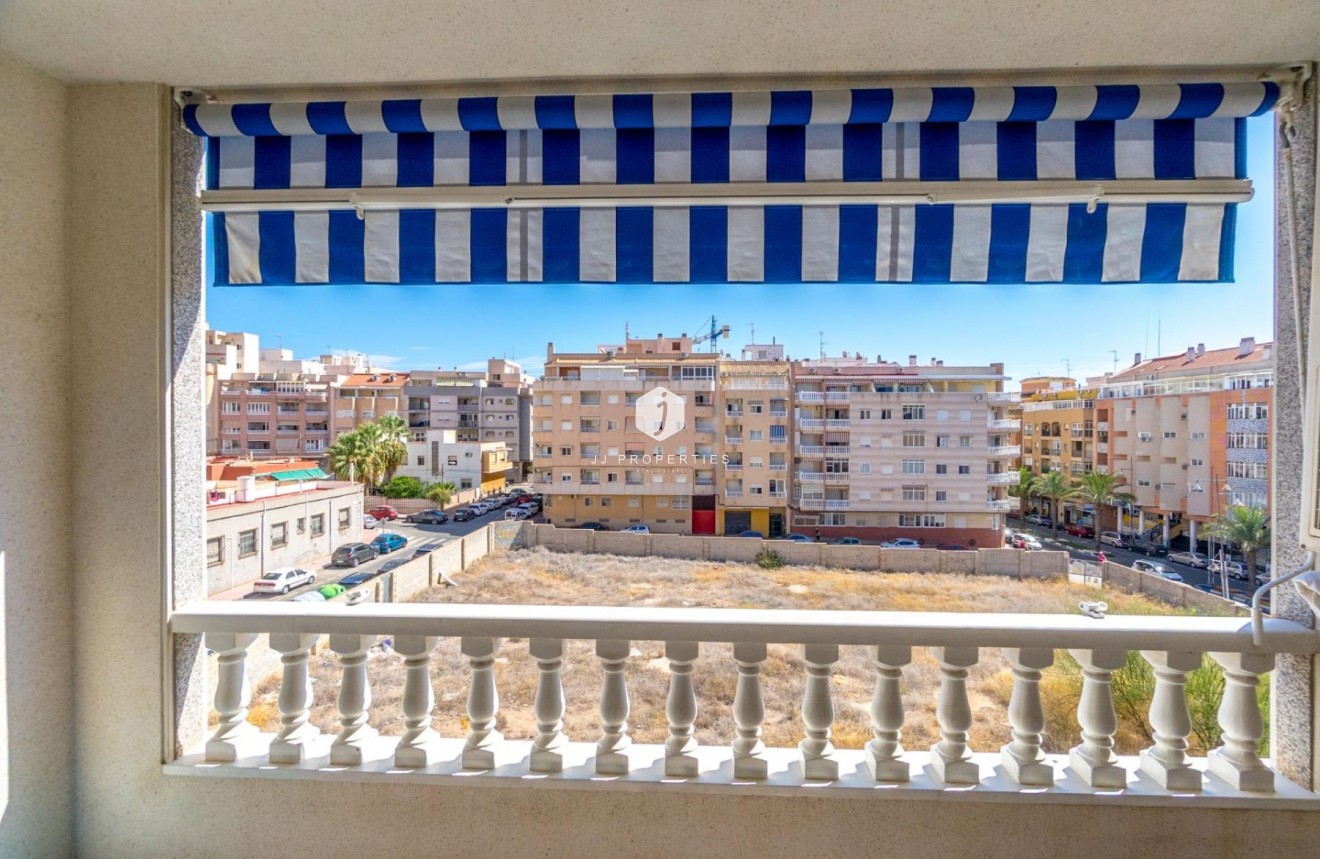 Tweedehands - Appartement / flat -
Torrevieja - Torrevieja Centro