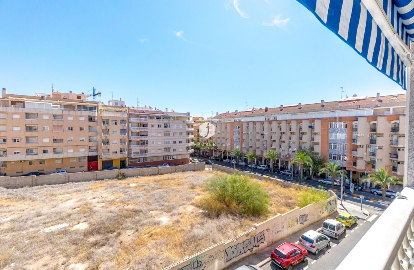 Tweedehands - Appartement / flat -
Torrevieja - Torrevieja Centro