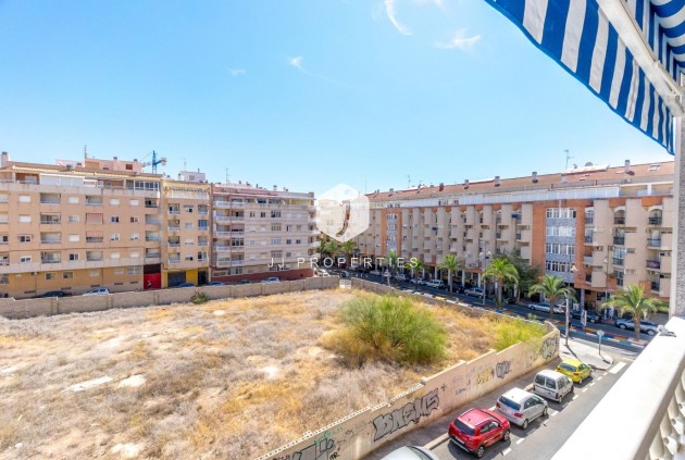 Tweedehands - Appartement / flat -
Torrevieja - Torrevieja Centro