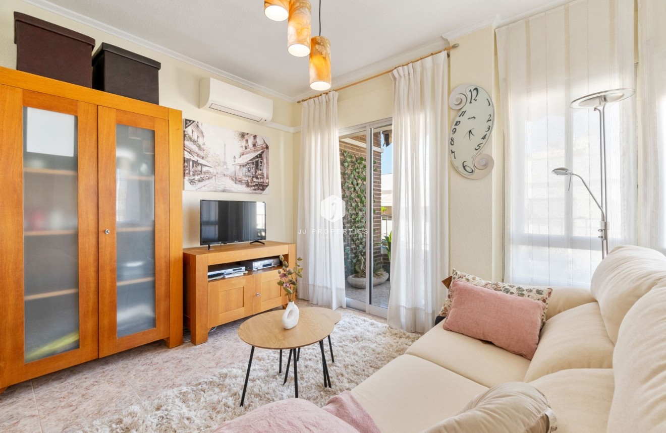 Tweedehands - Appartement / flat -
Torrevieja - Torrevieja Centro