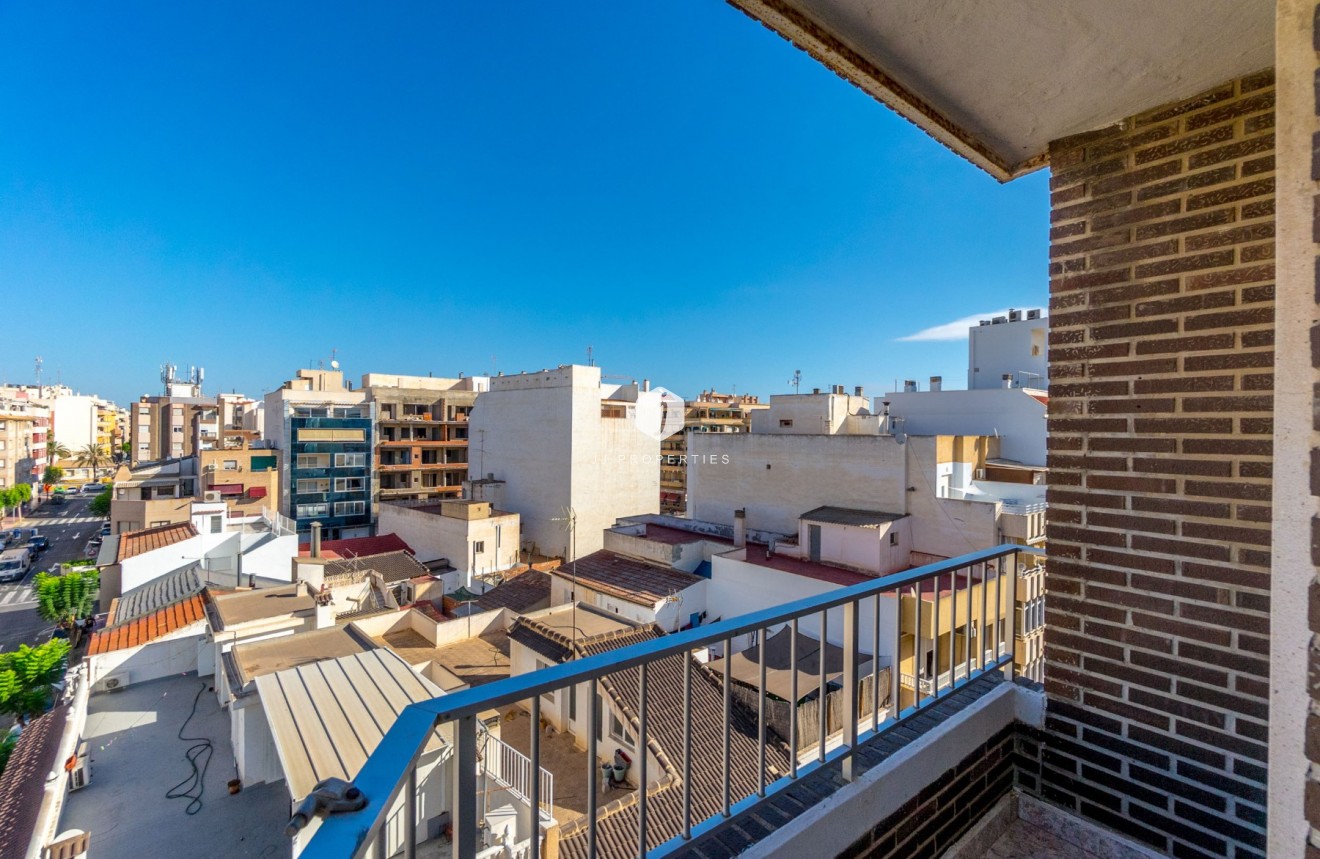 Tweedehands - Appartement / flat -
Torrevieja - Torrevieja Centro