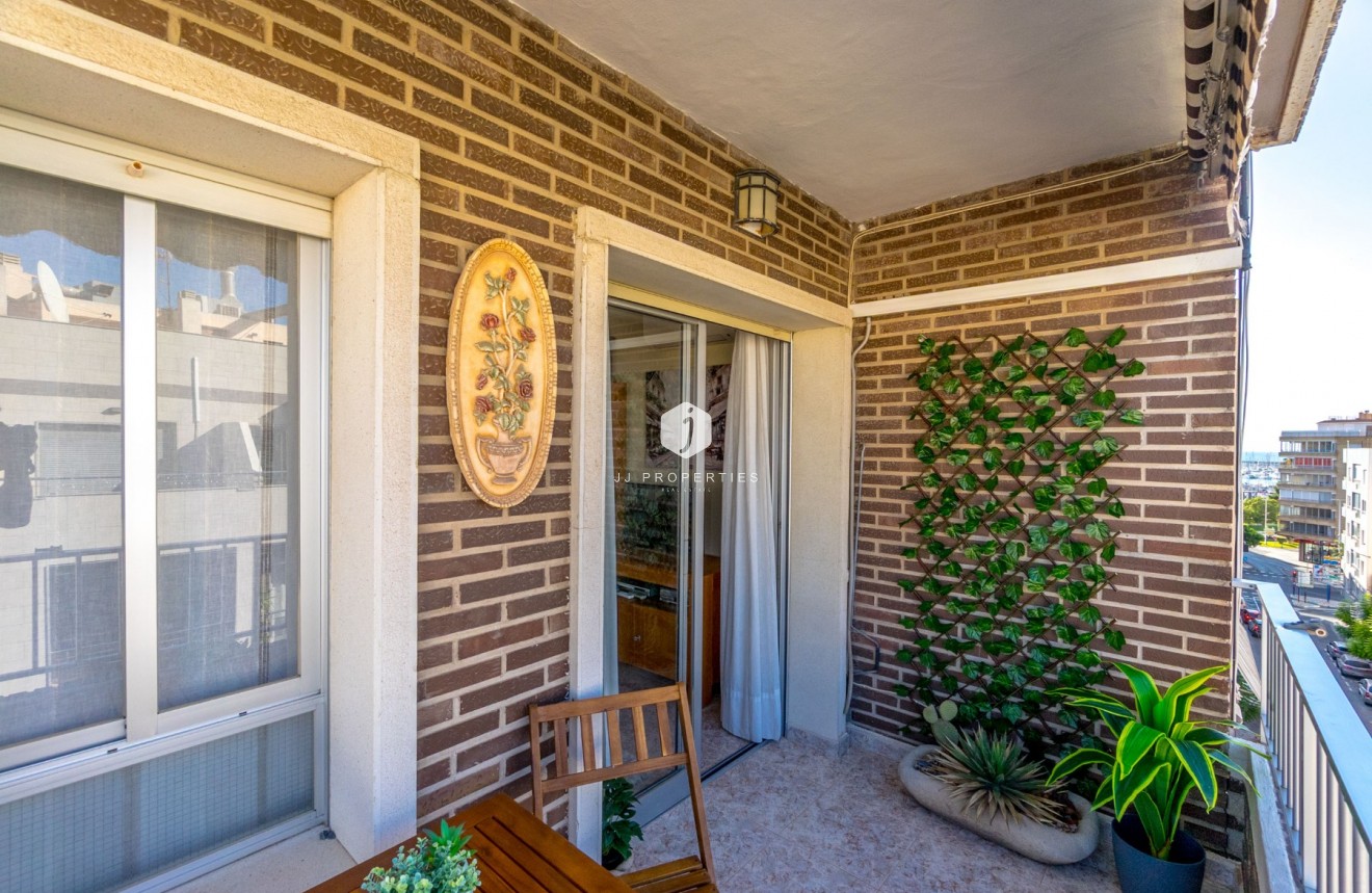 Tweedehands - Appartement / flat -
Torrevieja - Torrevieja Centro