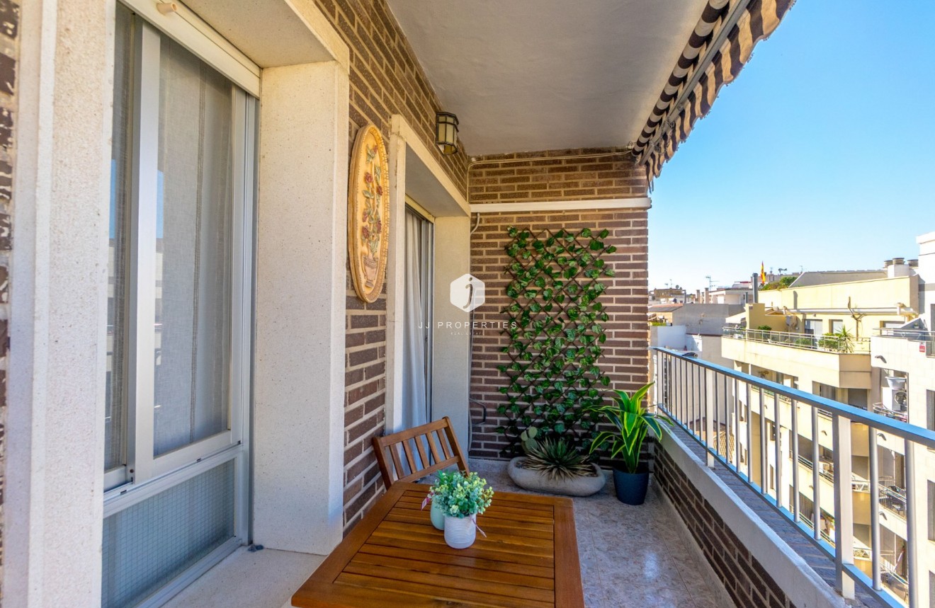 Tweedehands - Appartement / flat -
Torrevieja - Torrevieja Centro