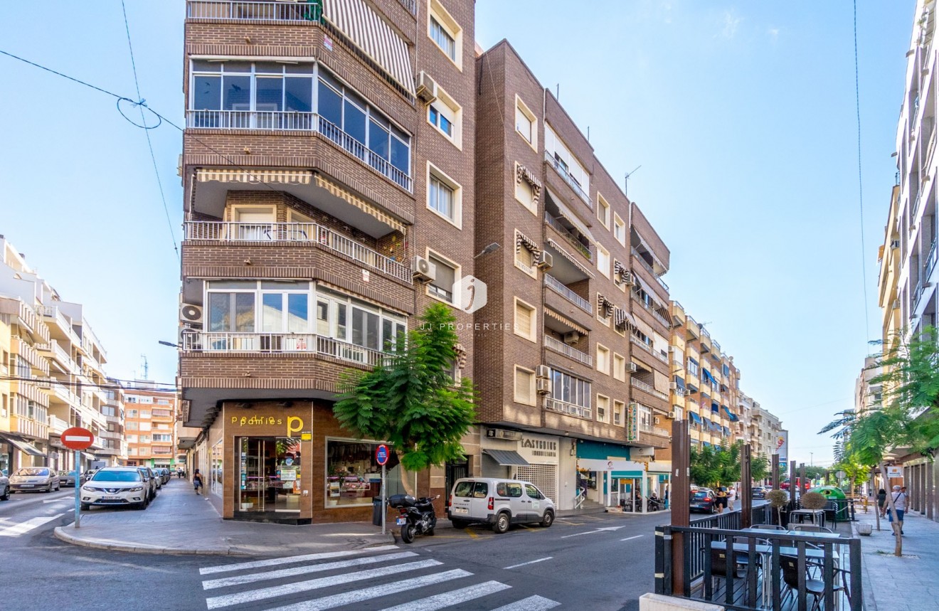 Tweedehands - Appartement / flat -
Torrevieja - Torrevieja Centro
