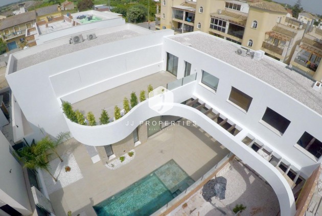 Obra nueva - Chalet -
Almoradí - Las Heredades